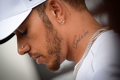 Hamiltonnak bejön a modern F1, ami sakkjátszmára hasonlít