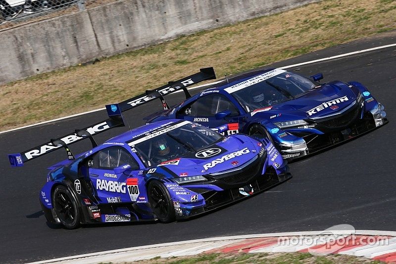 #100 RAYBRIG NSX-GTと#17 KEIHIN NSX-GT