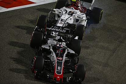 Haas ve Sauber de siyah şeritle yarışacak