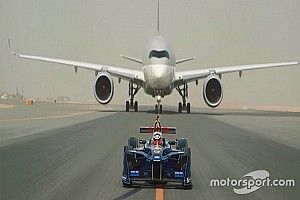 VEJA: Carro da F-E disputa corrida com aviões em vídeo