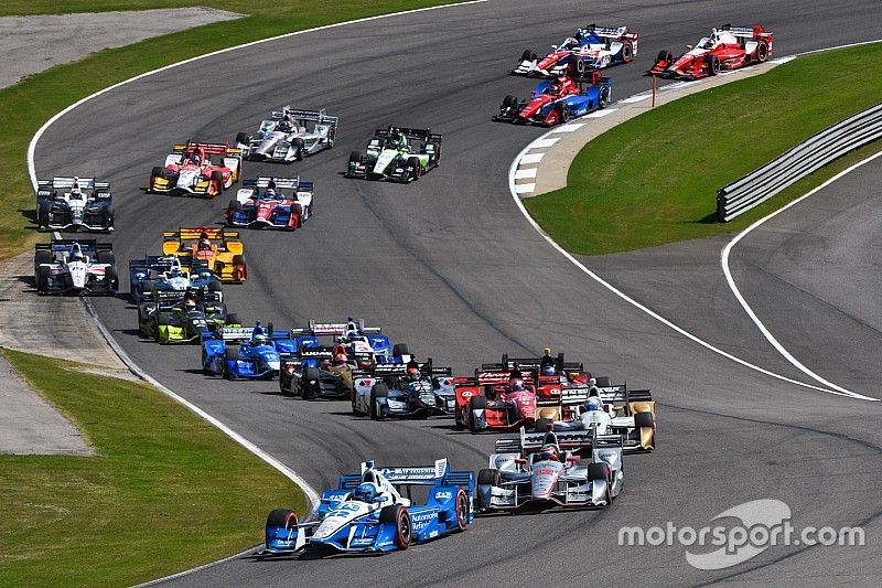 Start: Simon Pagenaud, Team Penske Chevrolet leads