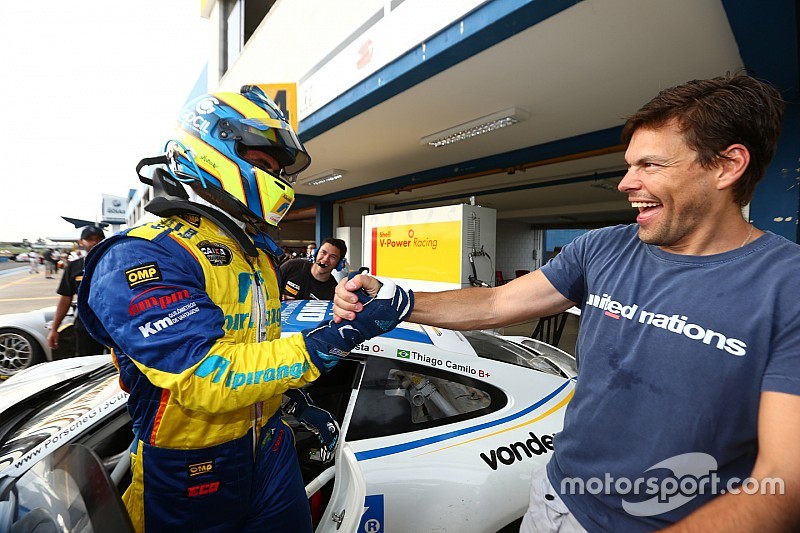 Ricardo Baptista e Thiago Camilo conquistam pole em Goiânia