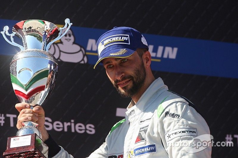 Грачев вновь выиграл в TCR