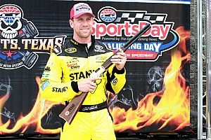 Carl Edwards scores first pole of 2016 season