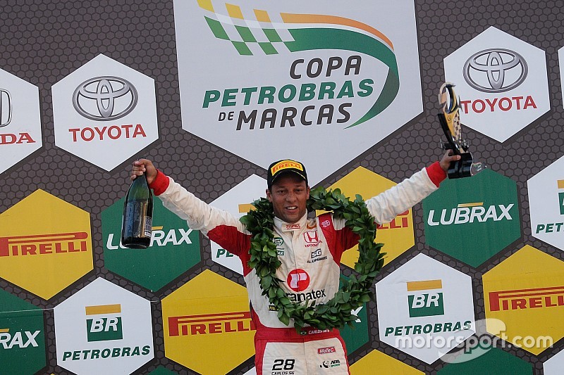 Piloto da casa, Carlos Souza vence no Brasileiro de Marcas