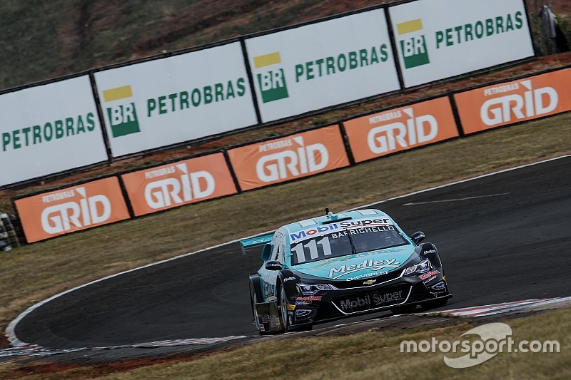 Barrichello faz volta impecável e conquista pole em Tarumã