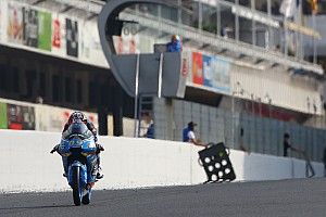 Catalunya Moto3: Navarro claims maiden win in crash-filled race