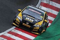 Brands Hatch BTCC: Smith on pole as title contenders struggle