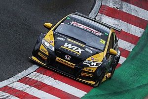 Brands Hatch BTCC: Smith on pole as title contenders struggle