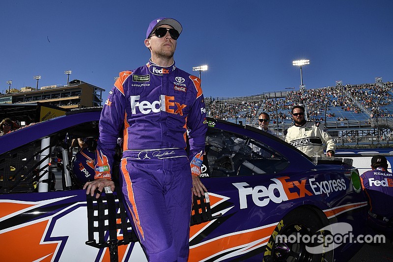 Hamlin forgoes picking No. 1 pit stall, giving it to Kyle Busch