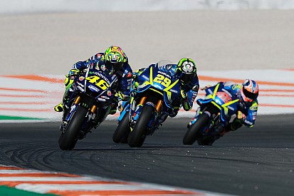 Rossi y Viñales corrieron con el chasis de 2016 en Valencia