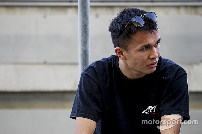 F2 Abu Dhabi: Albon rapste in eerste sessie, P3 De Vries