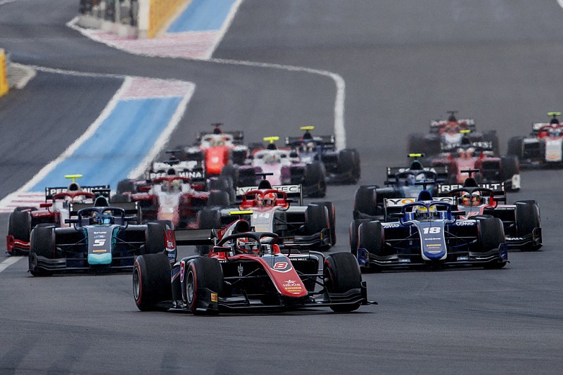 FIA grijpt in: Rollende start voor Formule 2-races Oostenrijk