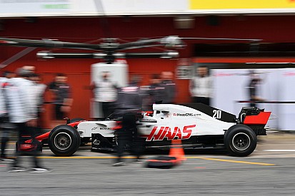 Штайнер объяснил провал Haas в Мельбурне нехваткой практики пит-стопов