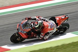 Лоренсо одержал первую победу в составе Ducati