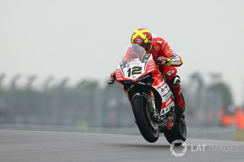Weekend di Donington da dimenticare per Barni: per Forés zero punti