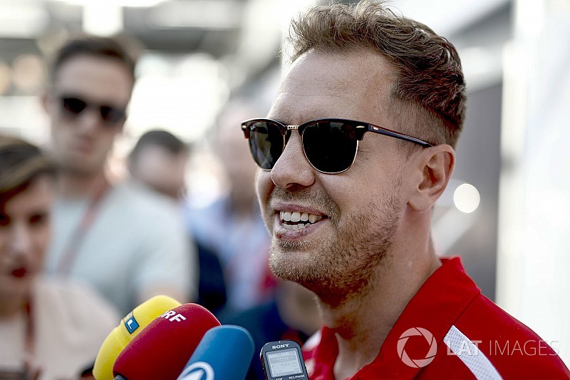 Vettel: "¡No puedo ayudar a Ricciardo a firmar el contrato!"
