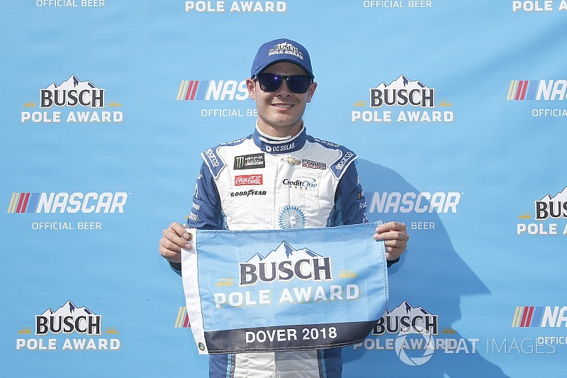 Kyle Larson toma la pole en Dover y Suárez el séptimo