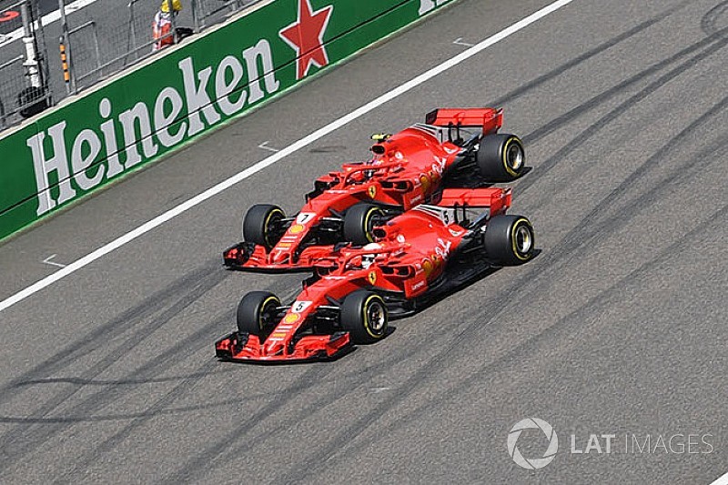 Raikkonen: "Si no freno, Vettel y yo nos habríamos tocado en la salida"