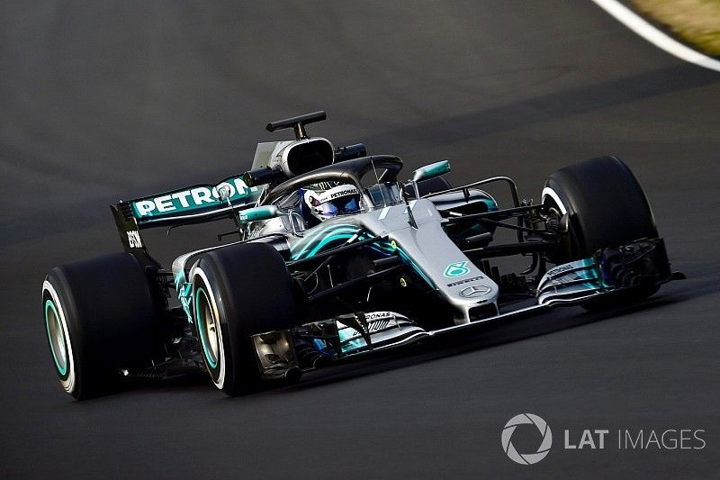 GALERI: Aksi mobil Mercedes W09 di tes F1 Barcelona