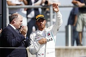 Hamilton : "J'avais du mal à tenir debout" après la course