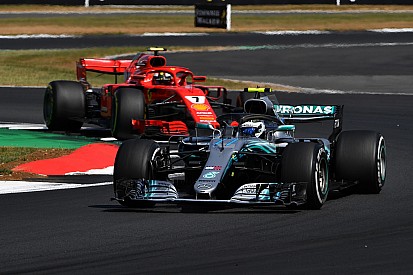 Villeneuve cree que Raikkonen hubiera tenido una sanción menor si golpea a Bottas
