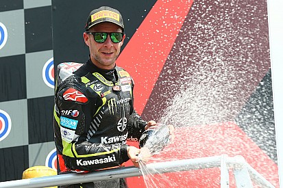 Jonathan Rea steigt auf eine Stufe mit "King" Carl Fogarty