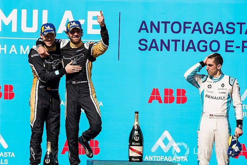 Jean-Eric Vergne, Techeetah, Andre Lotterer, Techeetah signent le premier doublé de l'Histoire de la Formule E, devant Sébastien Buemi, Renault e.Dams, troisième