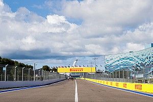 Bakü ve Rusya, F1 yarışının seyircisiz yapılmasını istemiyor