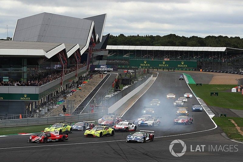 Silverstone, 4° Ora: Porsche, Ferrari, Ford sul filo di lana in GTE PRO