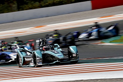 Video: 2019/20 Formula E araçlarının sesleri