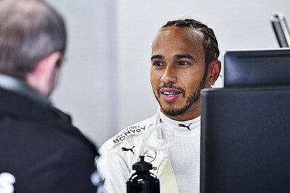"Hamilton een completere coureur dan Schumacher", zegt Webber