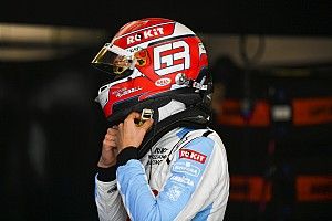 Így hasítja a fát a Williams F1-es pilótája: videó