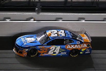 Byron leads a parade of Chevys in Friday Daytona 500 practice