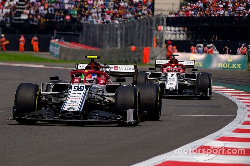 Antonio Giovinazzi, Alfa Romeo Racing C38, Kimi Raikkonen, Alfa Romeo Racing C38