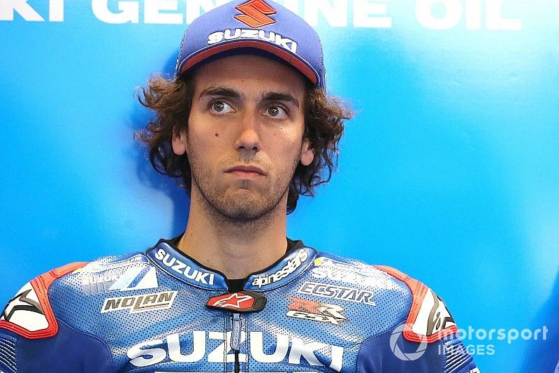 Marquez csak hibázott, Rins esett is a pole-t érő körön