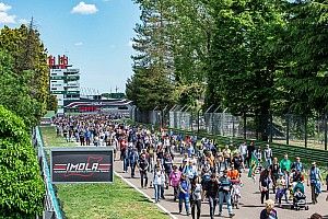 Ayrton Day a Imola: un fiume di persone al Tamburello per ricordare i 25 anni di Senna