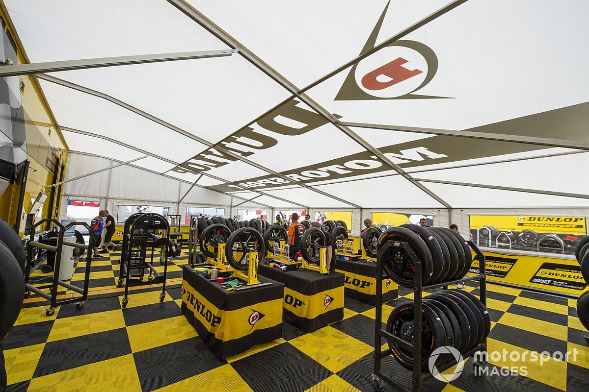 Moto2 Uji Coba Ban Belakang Baru Dunlop di Jerez