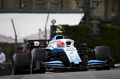 Kubica, Williams'ın neden ilk önce Russell'ı pite aldığını merak ediyor