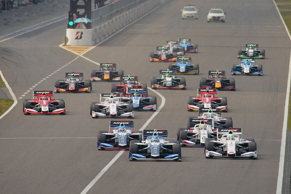 Salida de la Súper Fórmula en Suzuka