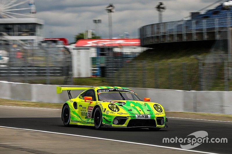 #911 Porsche 911 GT3 R, Manthey-Racing: Earl Bamber, Michael Christensen, Kevin Estre, Laurens Vanthoor