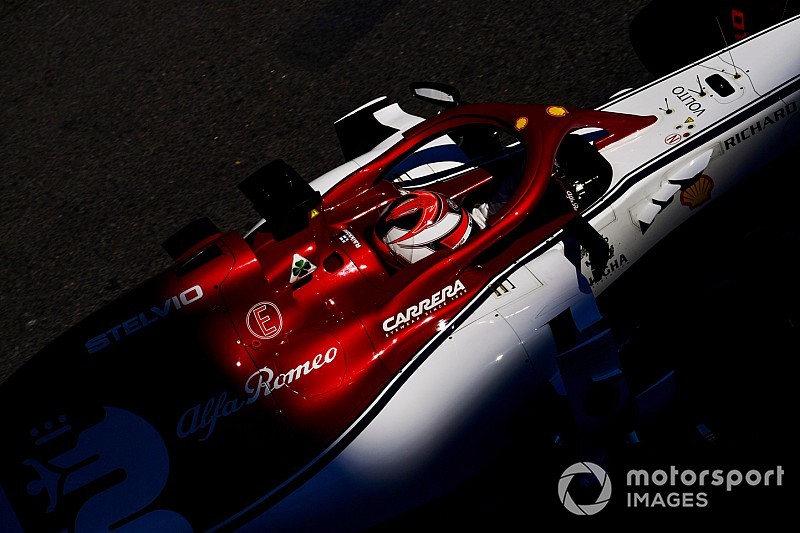 Raikkonen gediskwalificeerd door te flexibele voorvleugel