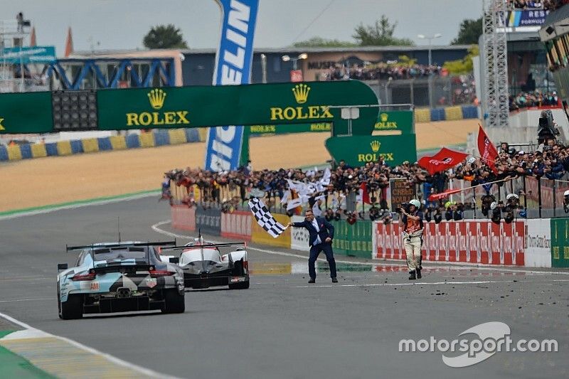 Il vincitore #8 Toyota Gazoo Racing Toyota TS050: Sébastien Buemi, Kazuki Nakajima, Fernando Alonso