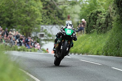 Isle of Man TT: Michael Dunlop wins Lightweight thriller