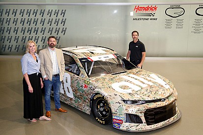 Jimmie Johnson "estrenará" colores en la Coke 600