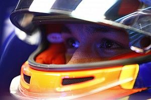 Albon, el fan de Rossi al que su madre calmaba con vídeos del #46