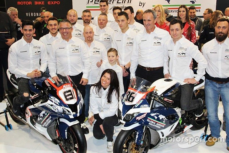 Ayrton Badovini, Jordi Torres, with the Pedercini Racing members