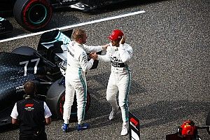 TABELA: Hamilton assume liderança e Mercedes dispara entre construtores