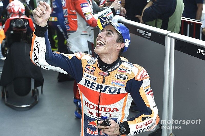 Polesitter Marc Marquez, Repsol Honda Team replying to someone in the crowd asking to marry him