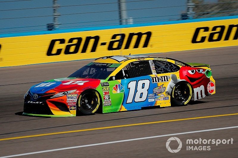 Kyle Busch, Joe Gibbs Racing, Toyota Camry M&M's